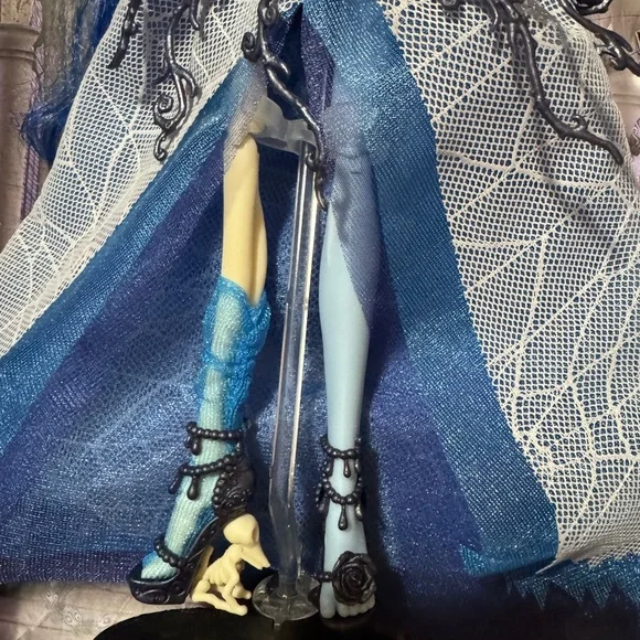 Monster High Skullector Doll -Emily - Picture 7 of 10